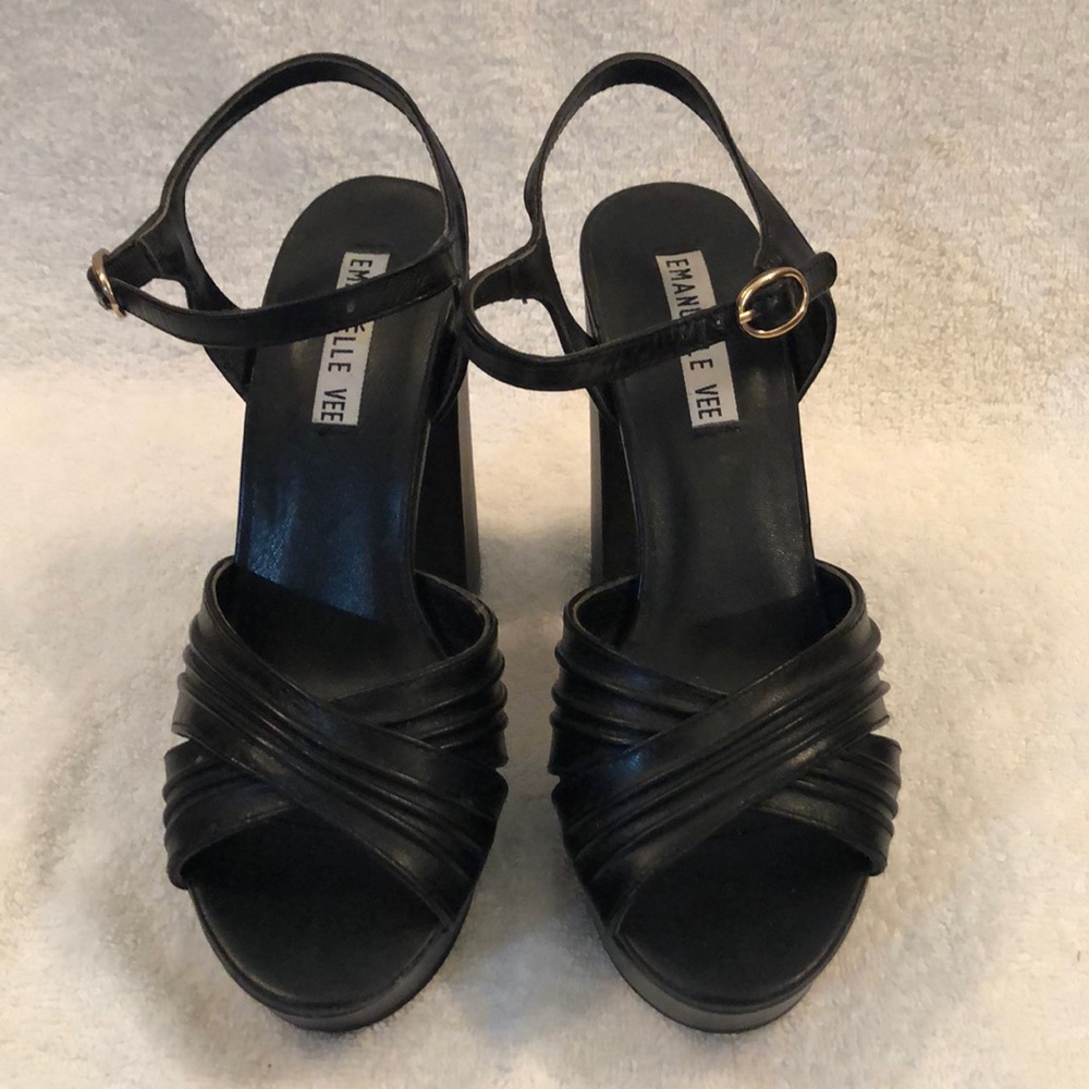 Emanuelle Vee shoes